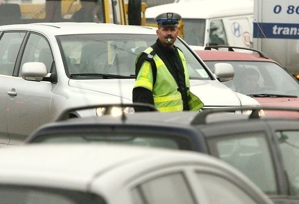 Ćwiczenia policji ma skrzyżowaniu Konstantynowska/Krzemienicka