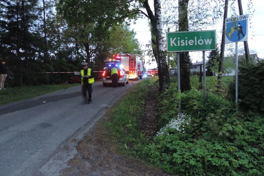 Wypadek w Kisielowie. Trzy osoby nie żyją