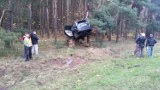 Wypadek w Chmielnikach. Samochód uderzył w drzewo 