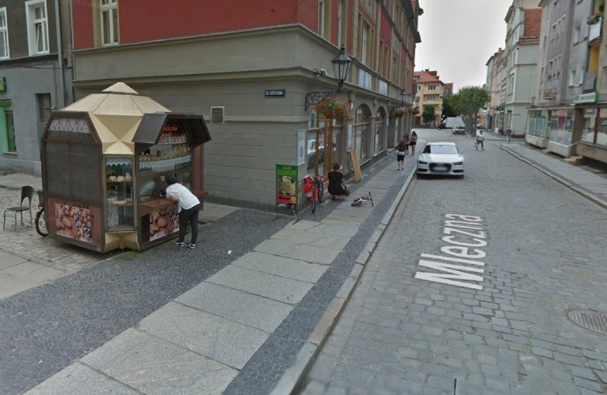 Google Street View to funkcja, która pozwala przejść się...