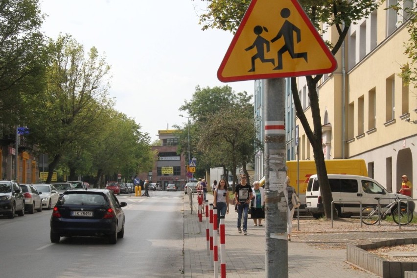 Problem z dowożeniem dzieci do szkoły przy ulicy Kościuszki w Kielcach. Rodzice alarmują
