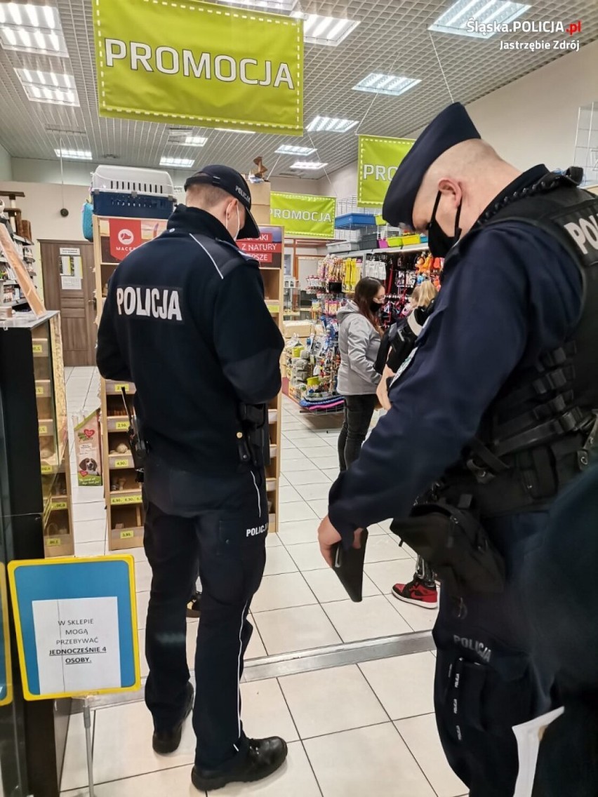 Rosnąca liczba zakażeń spowodowała, że policjanci nie będą...