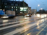 Poznański raport poranny: Deszcz pada, wypadków nie ma