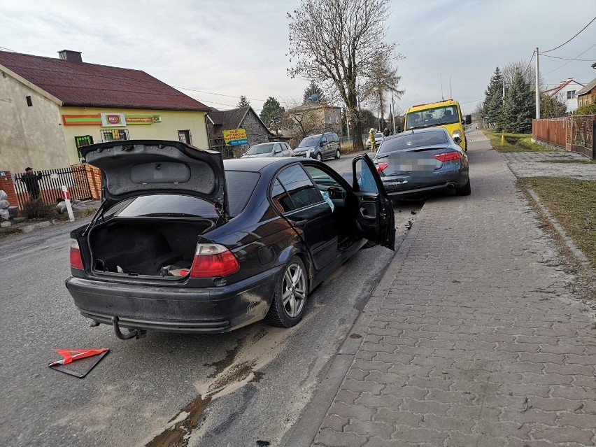 Na ul. Głównej w Bolesławiu doszło wypadku z udziałem trzech...