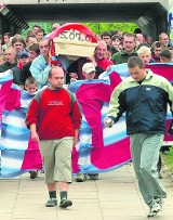 2003. Piotrków  traci  klub piłkarski. kibice protestują