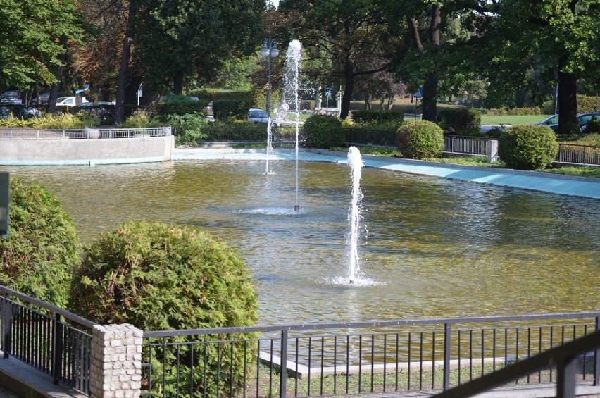 Swoją fontannę ma także pobliski Plac Jana z Głogowa. To...