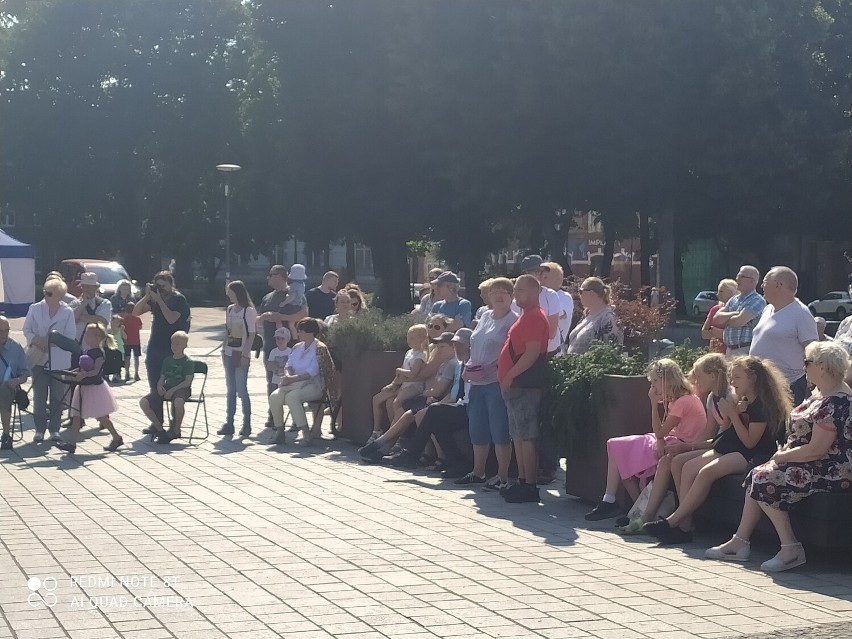 Trwają Lęborskie Dni Jakubowe. Na Placu Pokoju wystąpiły zespoły regionalne