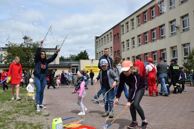 W Szkole Podstawowej nr 3, największej szkole w gminie, wzrasta liczba zakażonych koronawirusem SARS-CoV-2