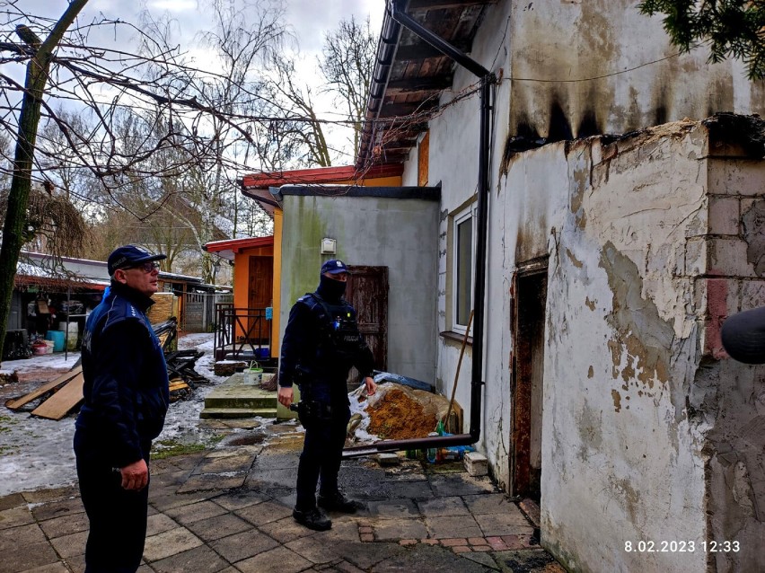 Policjanci ugasili pożar w Sulejowie