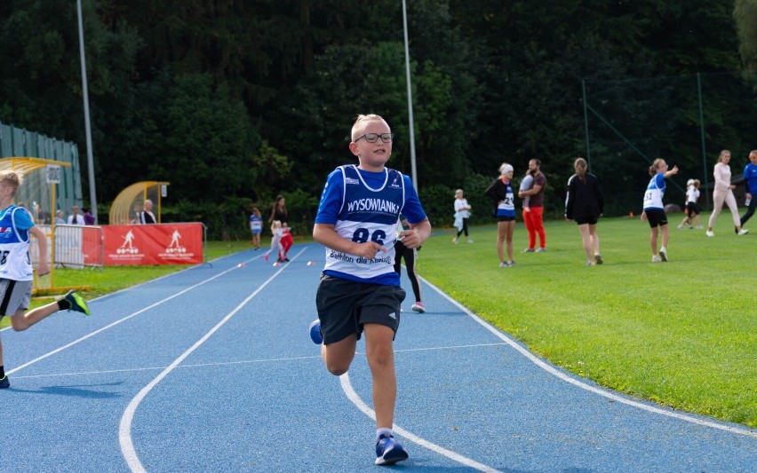 Dziesiątki młodych sportowców w zawodach „Biathlon Dla Każdego” w Mieroszowie! Zdjęcia