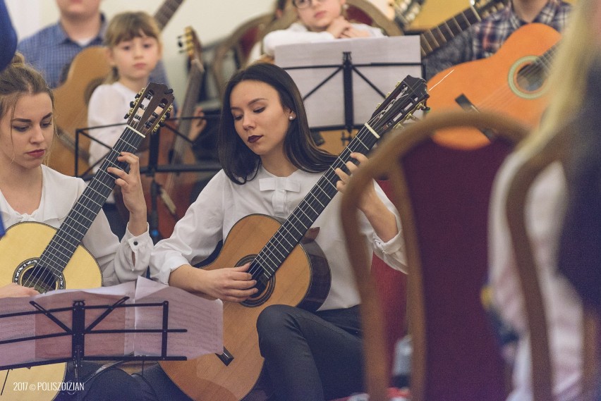 Koncert finałowy VIII Zimowych Warsztatów Gitarowych (GALERIA)