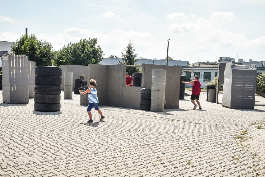 Otwarcie areny do laserowych walk na Okrężnej. W niedzielę można było testować nowy obiekt [ZDJĘCIA]