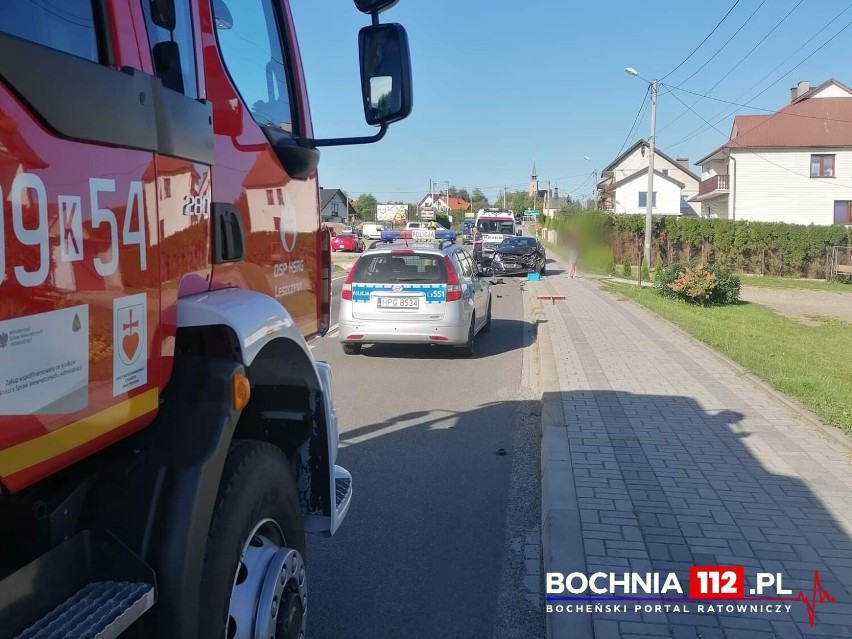 Wypadek na drodze wojewódzkiej nr 966 w Leszczynie,...