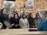 Zespół Mała Tęcza i niezwykły koncert kolęd i pastorałek w kościele pw. Michała Archanioła w Olbrachtowie