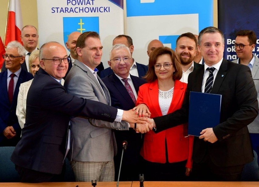 Po podpisaniu umowy na budowę wiaduktu w Starachowicach