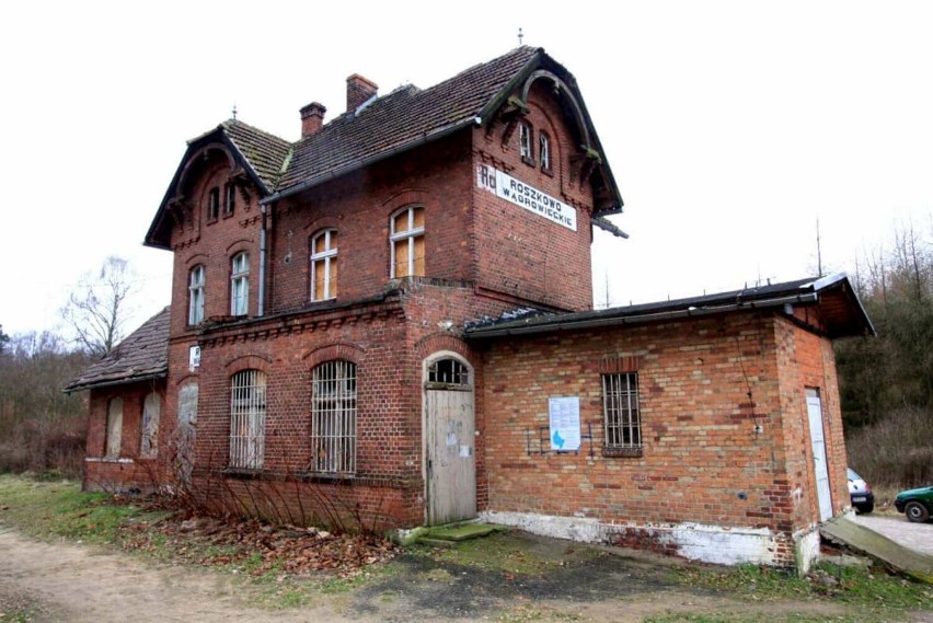 Dworzec w Roszkowie, gmina Skoki