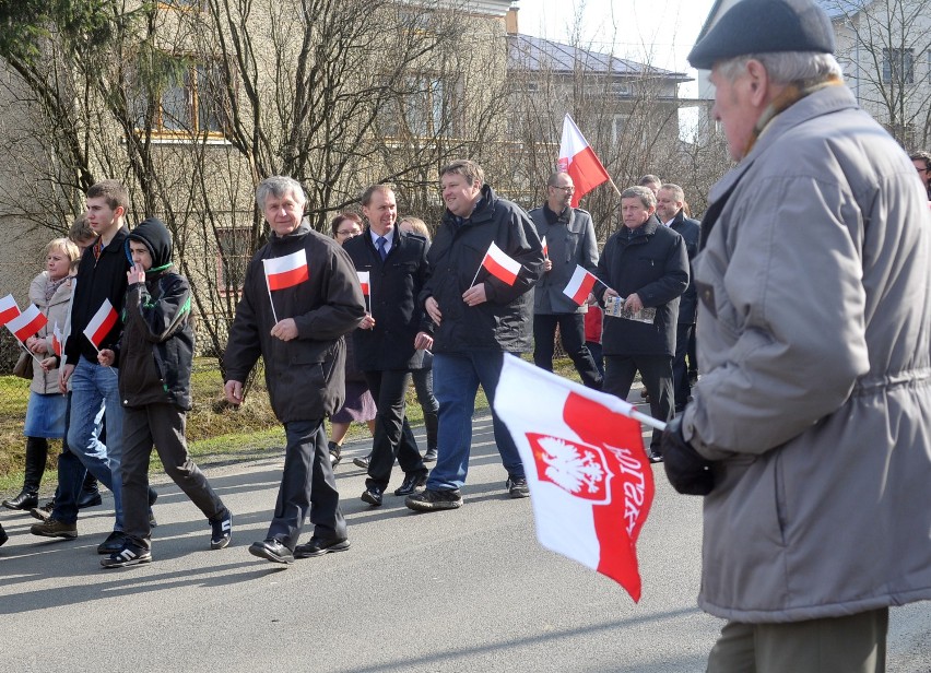 Biało-czerwony marsz mieszkańców Iwonicza w Narodowy Dzień Pamięci Żołnierzy Wyklętych