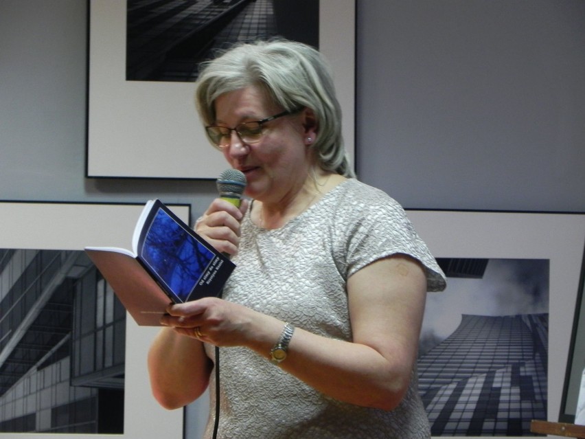 Krystyna Kozieł czytała niektóre swoje wiersze z tomiku 'Od...