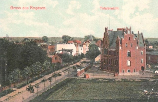 Sąd Grodzki w Rogoźnie wzniesiony przez władze niemieckie w 1905 roku. Obecnie obiekt figuruje w rejestrze zabytków