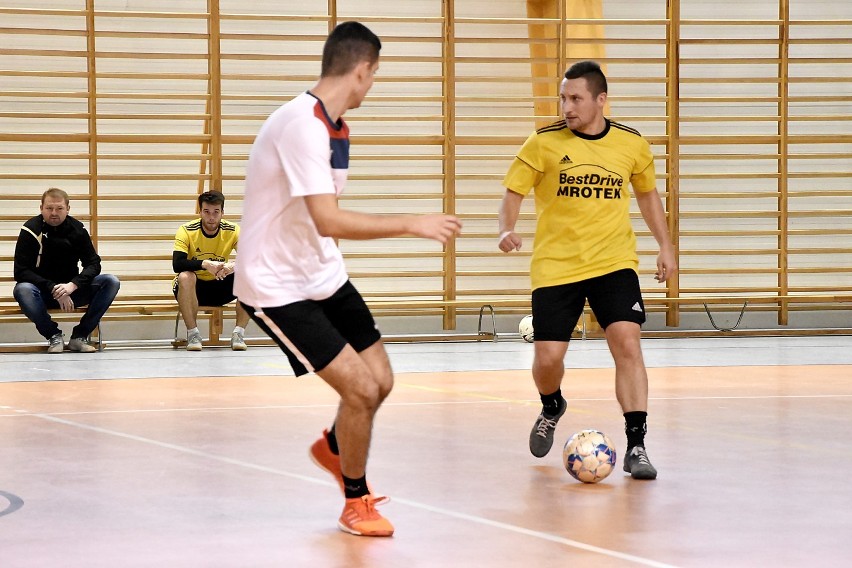 Pilska Liga Futsalu. W Ekstralidze rozegrano świetne mecze. Zobaczcie zdjęcia z 6. kolejki
