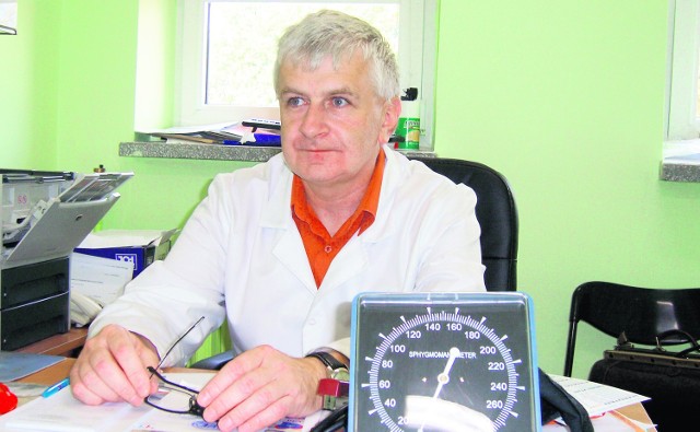 -Jeśli lekarz stwierdzi, że pacjent powinien trafić do szpitala, kieruje go na SOR - dowodzi dr Mirosław Gabrysiak