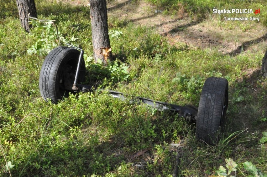 Śmiertelny wypadek na drodze 907 między Tworogiem a Koszęcinem. Zderzyły się trzy samochody 