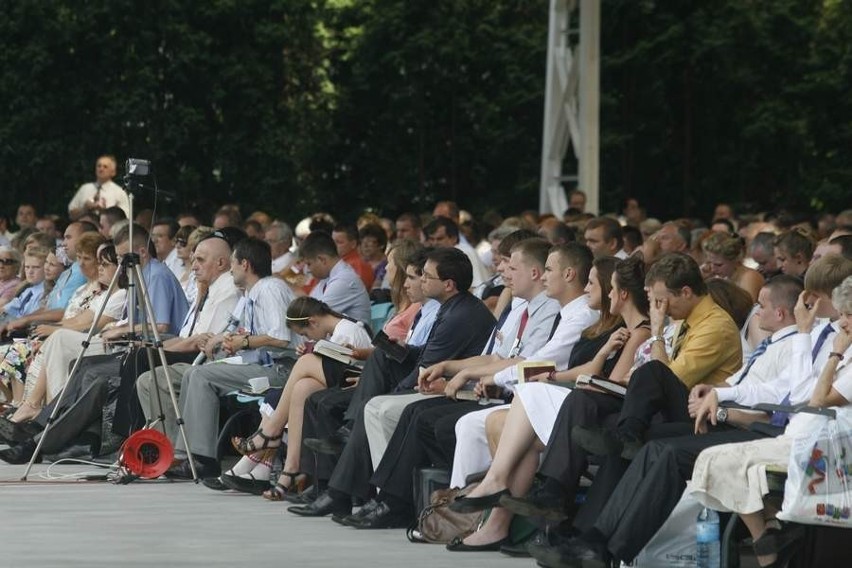 Kongres Świadków Jehowy 2012 w Sosnowcu: Spotkania w Centrum Kongresowym przy ul. Mikołajczyka