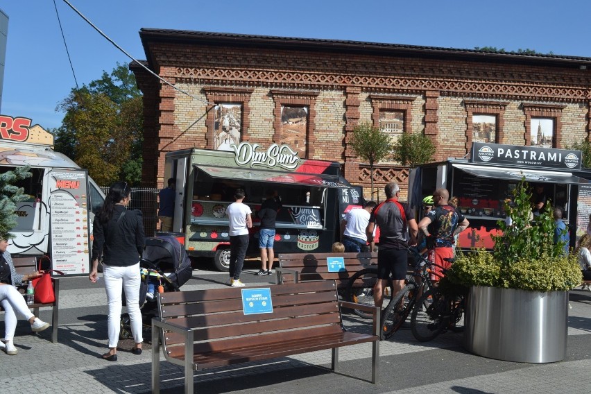 Pod CH Pogorię w Dąbrowie Górniczej przyjechały food trucki....