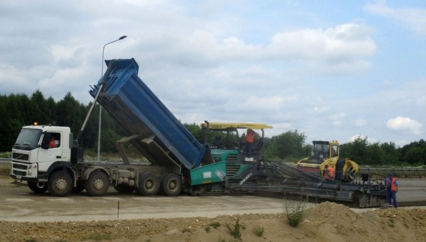 Na odcinku E rozpoczęło się już betonowanie drugiej jezdni...