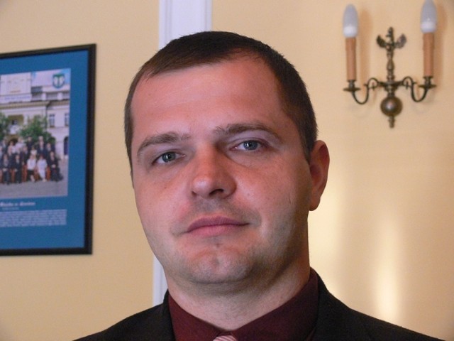 Piotr Gołaszewski, członek władz powiatowych PiS w Łowickiem, został kierownikiem miejscowej placówki terenowej Kasy Rolniczego Ubezpieczenia Społecznego.