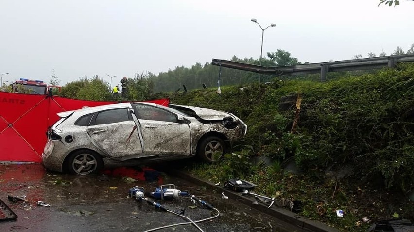 Wypadek na DTŚ w Katowicach. Przy Auchan zginęła kobieta