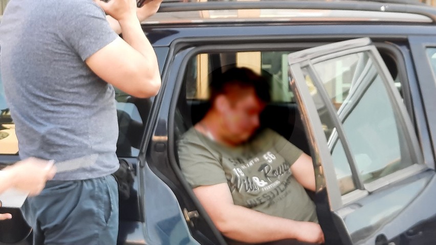 Pijany kierowca wjechał ciężarówką pod ratusz w Kaliszu