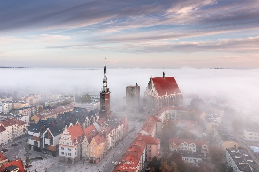 Nysa i Paczków we mgle wyglądają niesamowicie.