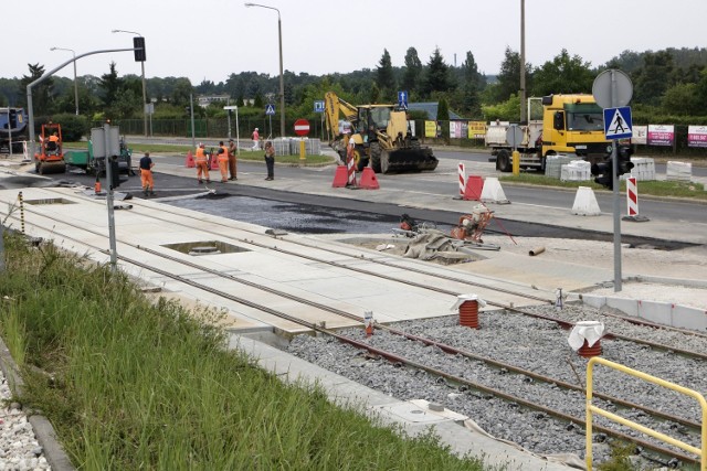 Dobiegają końca prace modernizacyjne sieci tramwajowej przy skrzyżowaniu ulic Chełmińskiej i Kraszewskiego.