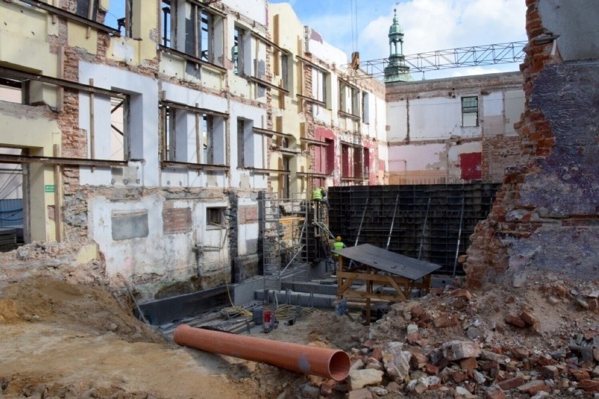 Nowa siedziba teatru „Kubuś” w Kielcach rośnie terminowo.