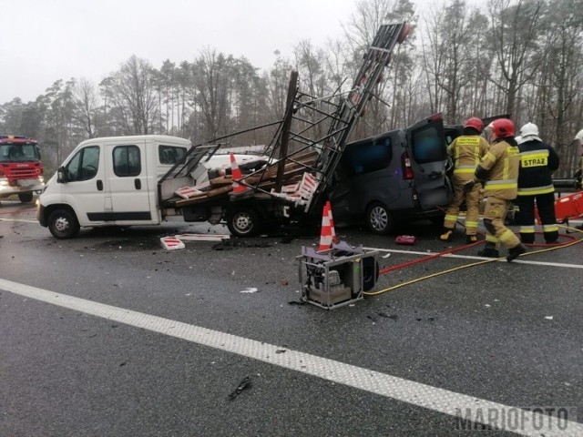 Wypadek na autostradzie A4. Trwa akcja ratunkowa.