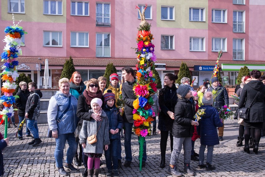 Parafianie stargardzkiej kolegiaty przygotowali wielkanocne palmy [ZDJĘCIA]