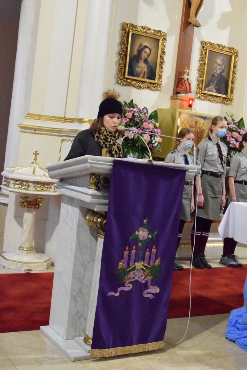 Krotoszyn: Betlejemskie Światełko Pokoju zawitało do parafii pw. św. Andrzeja Boboli