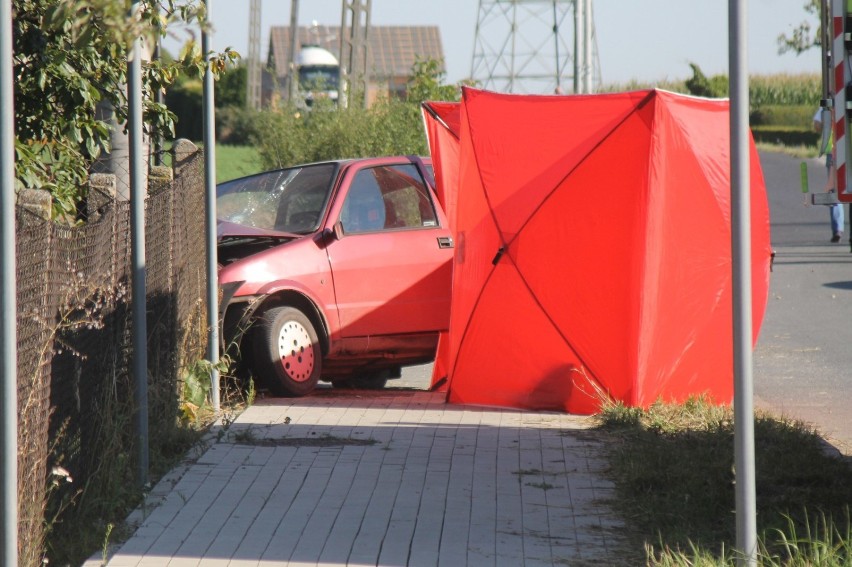 Znamy szczegóły wypadku pod Koźminem, w którym zginął 88-latek [ZDJĘCIA] 