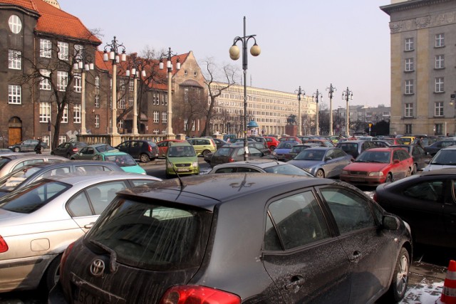 Parking na placu Sejmu Śląskiego