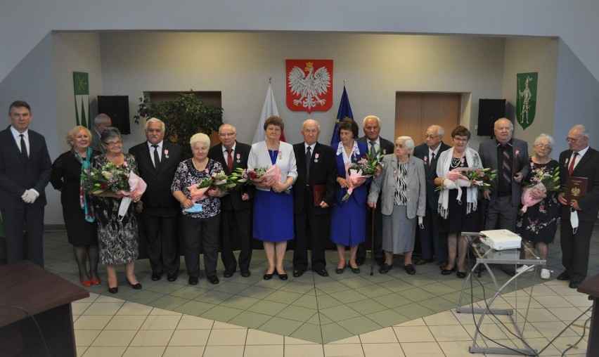 Włodawa. Przeżyli razem 50 lat. Osiem par odznaczono medalami - zobaczcie zdjęcia