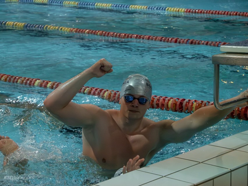 89 zawodników wzięło udział w Drużynowym Maratonie Pływackim EKIDEN 2023 na basenie w Bochni