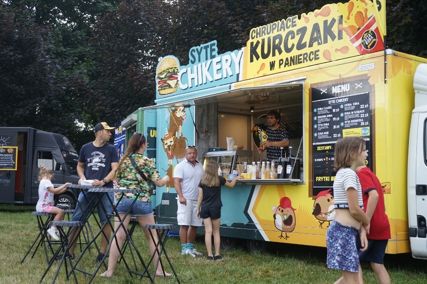 Food trucki na bulwarach nad Wisłokiem w Rzeszowie. Zobacz, co można zjeść podczas Europejskiego Stadionu Kultury