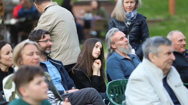 W niedzielę, 1 maja, odbył się pierwszy w tym roku koncert na scenie letniej w ogrodzie Pałacyku Zielińskiego w Kielcach. Zagrał Zespół AllDęte. Pogoda dopisała, a i publiczność nie zawiodła.