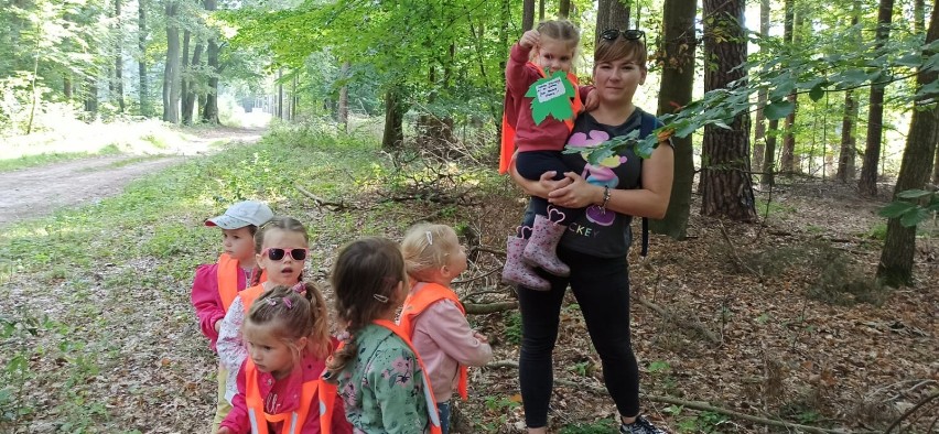 Przedszkolaki z Małego Księcia w Sycowie przywitały jesień w lesie