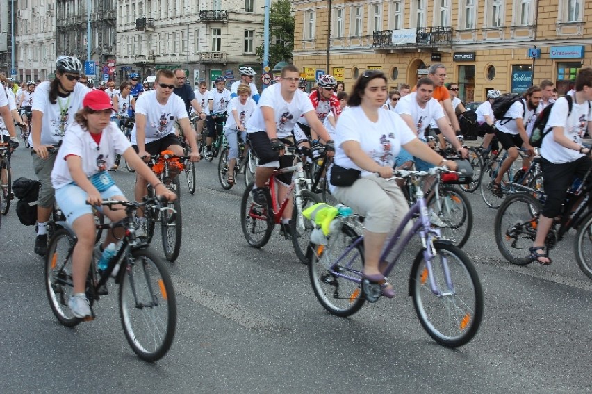 W sobotę ulicami warszawy przejechało ponad 1000 rowerzystów...