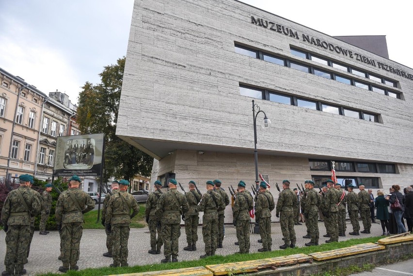 Przemyśl uczcił pamięć majora Henryka Dobrzańskiego "Hubala" tablicą pamiątkową [ZDJĘCIA]