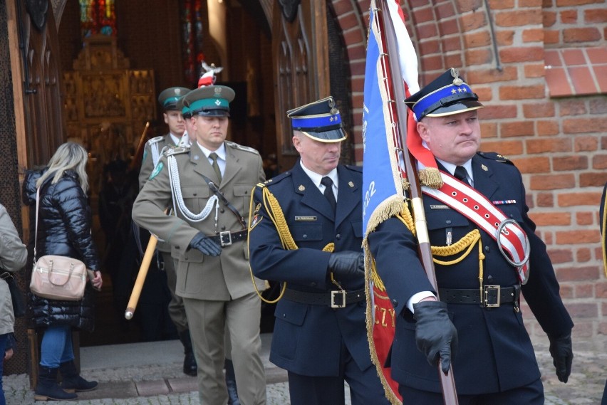 Obchody Święta Niepodległości zgromadziły sporą grupę...