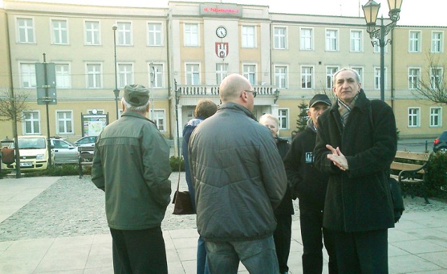 Przed Urzędem Miasta Zgierza odbyło się wiele protestów przeciwko spalarni. Przeciwnicy tej inwestycji nic nie osiągnęli