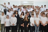 Uczniowie i krwiodawcy z Zespołu Szkól Technicznych w Chełmie w nagrodę pojechali na wycieczkę do Warszawy i Dęblina